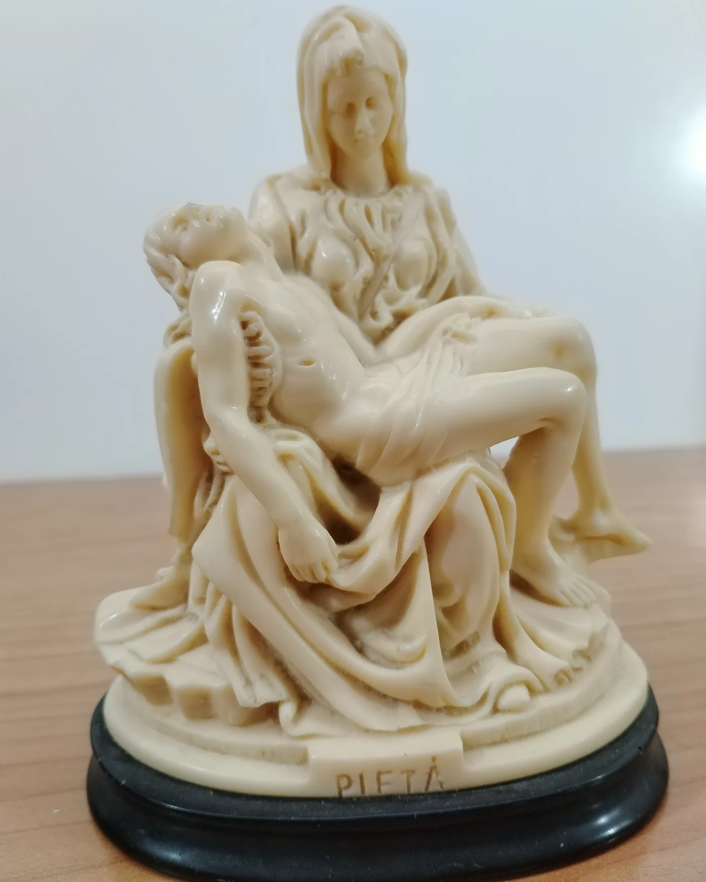 Figura de resina Pietá de Santini - imagen 1