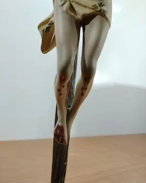Crucifijo de Cristo colgante de pared - miniatura 3