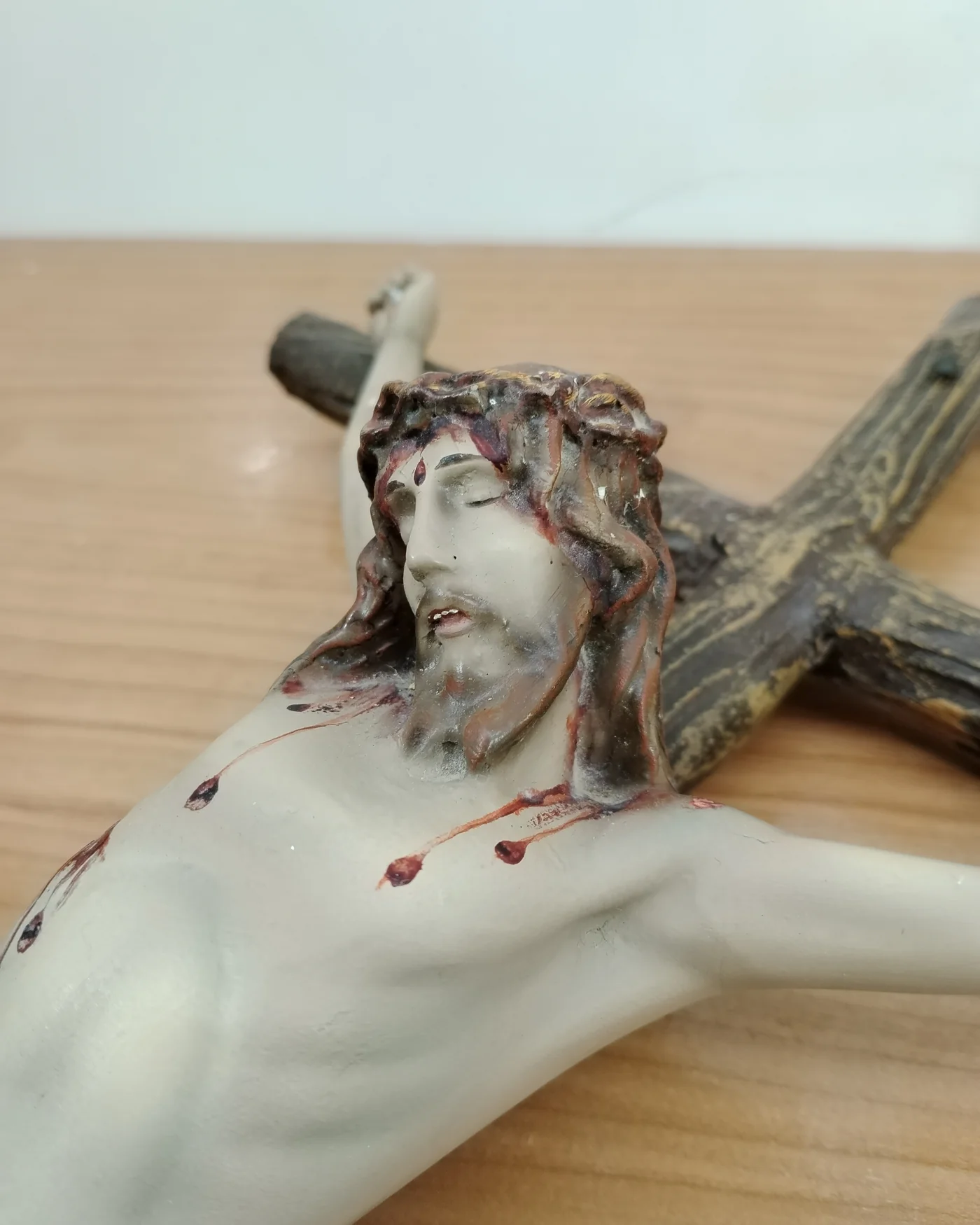 Crucifijo de Cristo colgante de pared - imagen 4