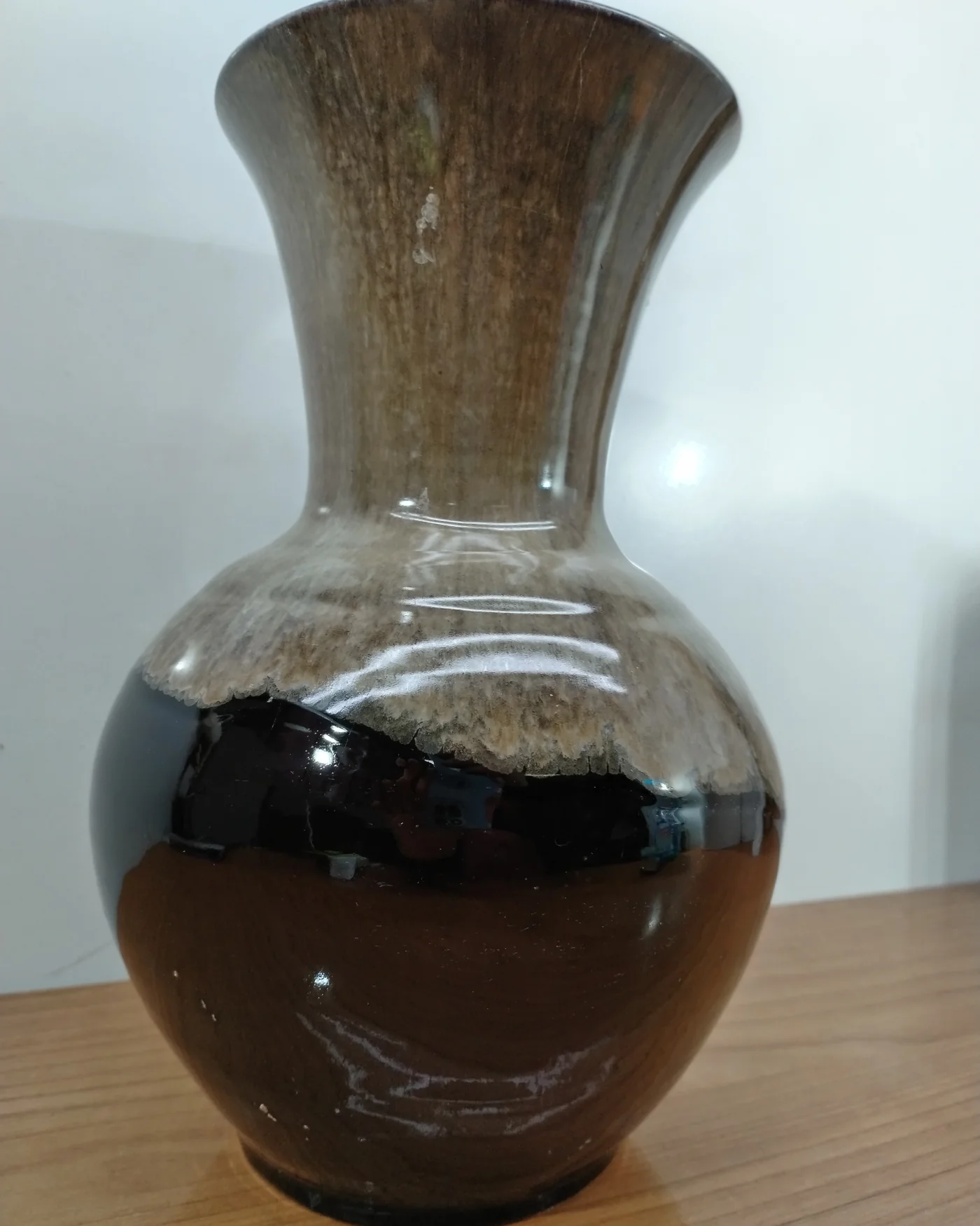 Jarrón de cerámica con efecto piedra y acabado brillante - imagen 4
