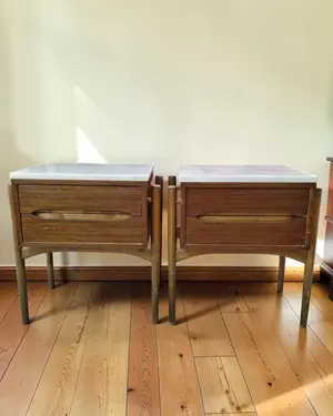 Par de Mesitas de Noche Estilo Mid-century - miniatura 1
