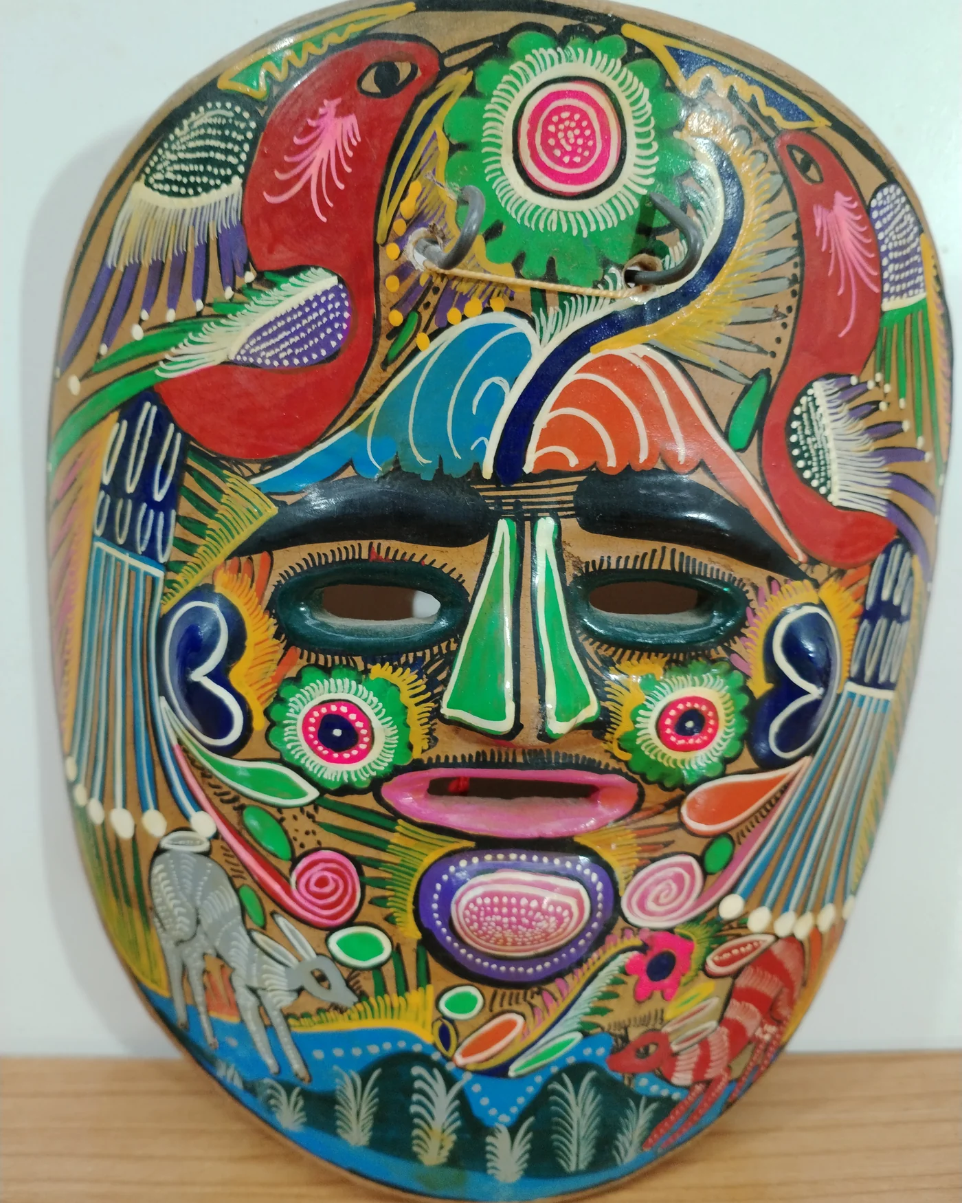 Pareja de máscaras mexicanas de cerámica pintadas a mano - imagen 2