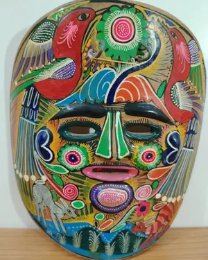 Pareja de máscaras mexicanas de cerámica pintadas a mano - miniatura 2