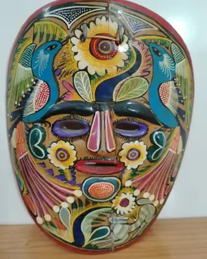 Pareja de máscaras mexicanas de cerámica pintadas a mano - miniatura 5