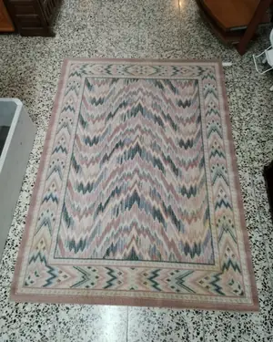 Alfombra estilo tribal con diseño de zigzag - miniatura 1