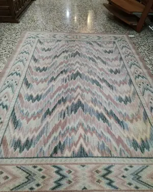 Alfombra estilo tribal con diseño de zigzag - miniatura 4