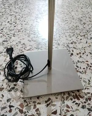 Lámpara de pie moderna con pantalla de mimbre blanco - miniatura 5