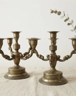 Pareja de candelabors sobremesa laton - miniatura 1