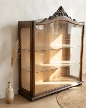 Vitrina antigua de madera con cristal - miniatura 1