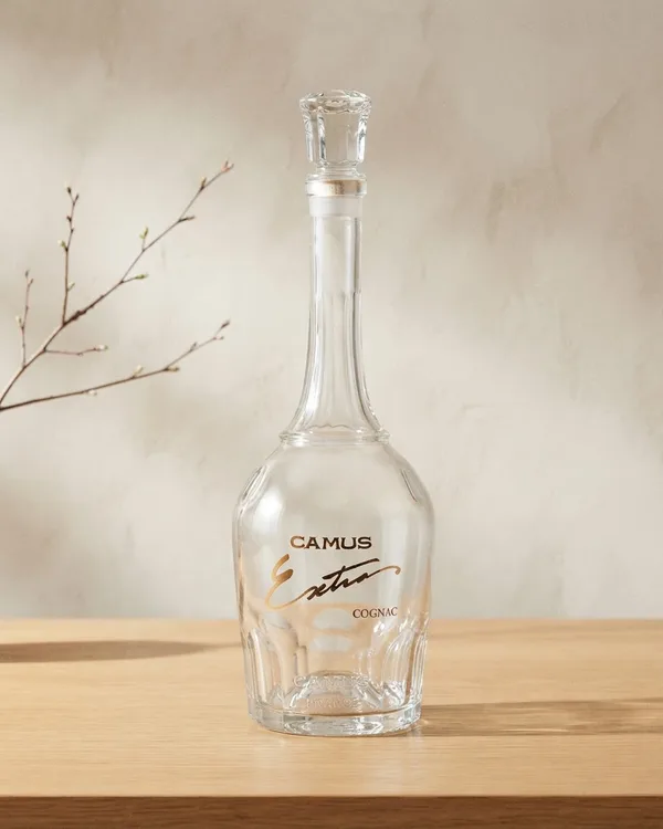 Botella Vacía de Coñac Camus Extra con Tapón de Cristal