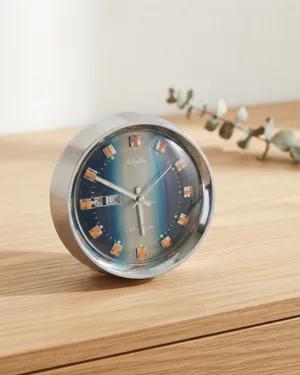 Reloj Despertador Rhythm Vintage con Calendario - miniatura 1
