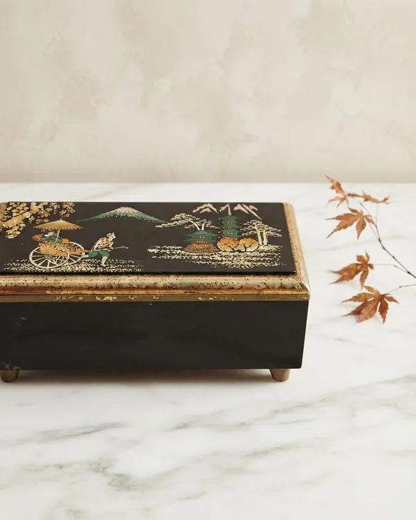 Caja de joyas estilo oriental con ilustración japonesa
