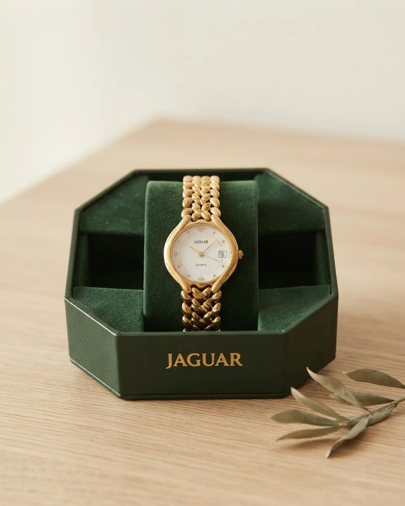 Reloj dorado pulsera de jaguar - imagen 1