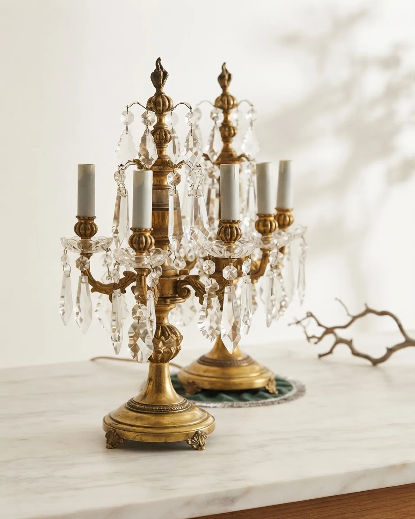 Par de lámparas de sobremesa de bronce y cristal - imagen 1