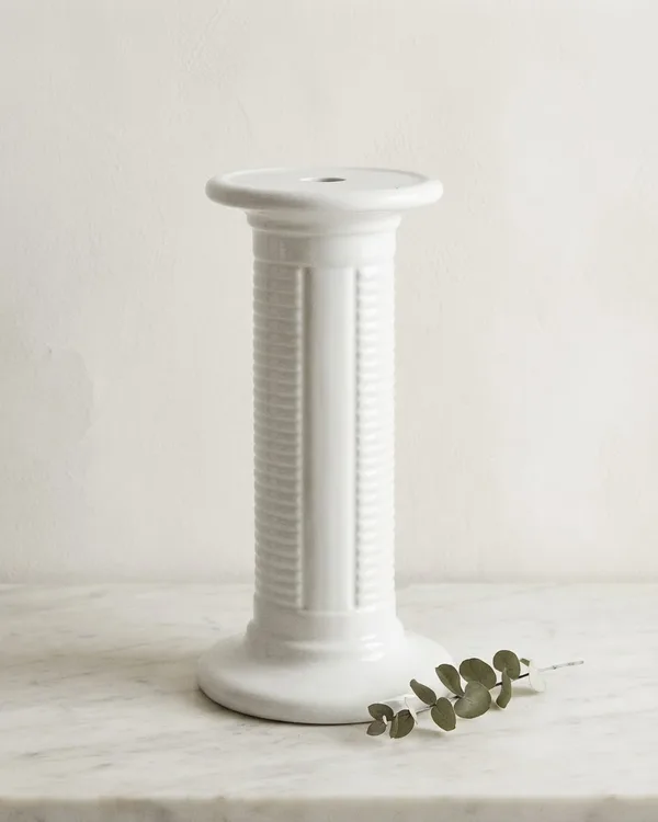 Pedestal de porcelana blanco