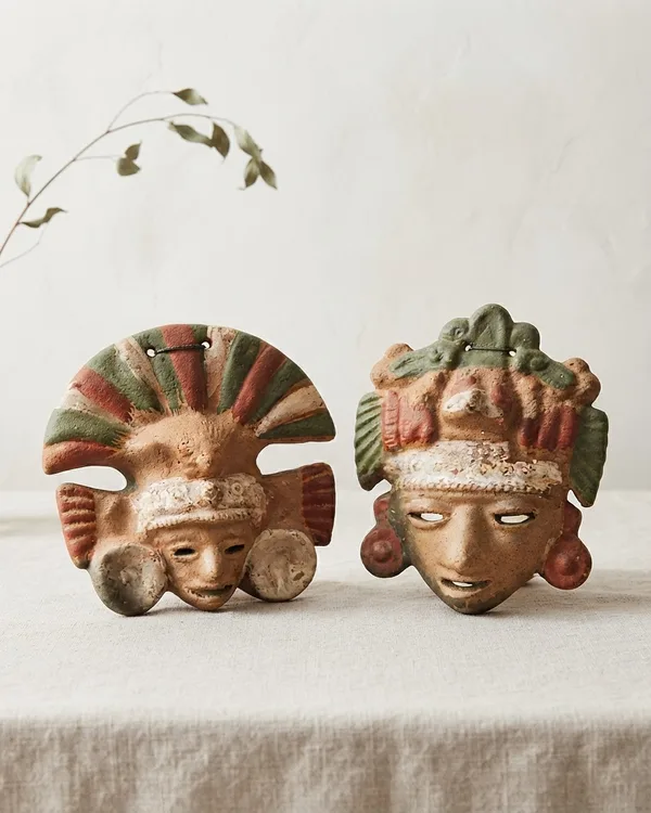 Pareja de Máscaras Incas Decorativas en Terracota