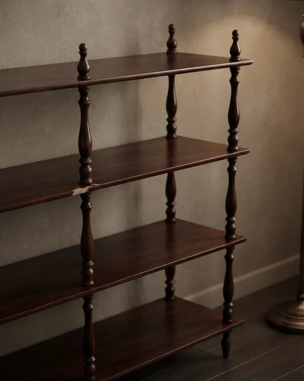 Estantería Vintage de Madera Oscura con Cuatro Niveles