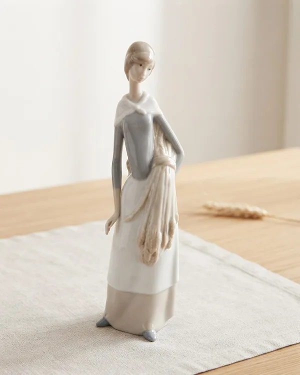 Figura de Porcelana Campesina Lladro