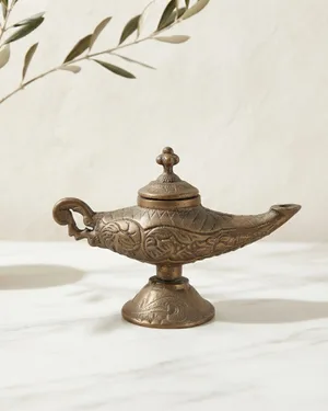 Lámpara de Aladín de Bronce con Detalles Ornamentales - miniatura 1