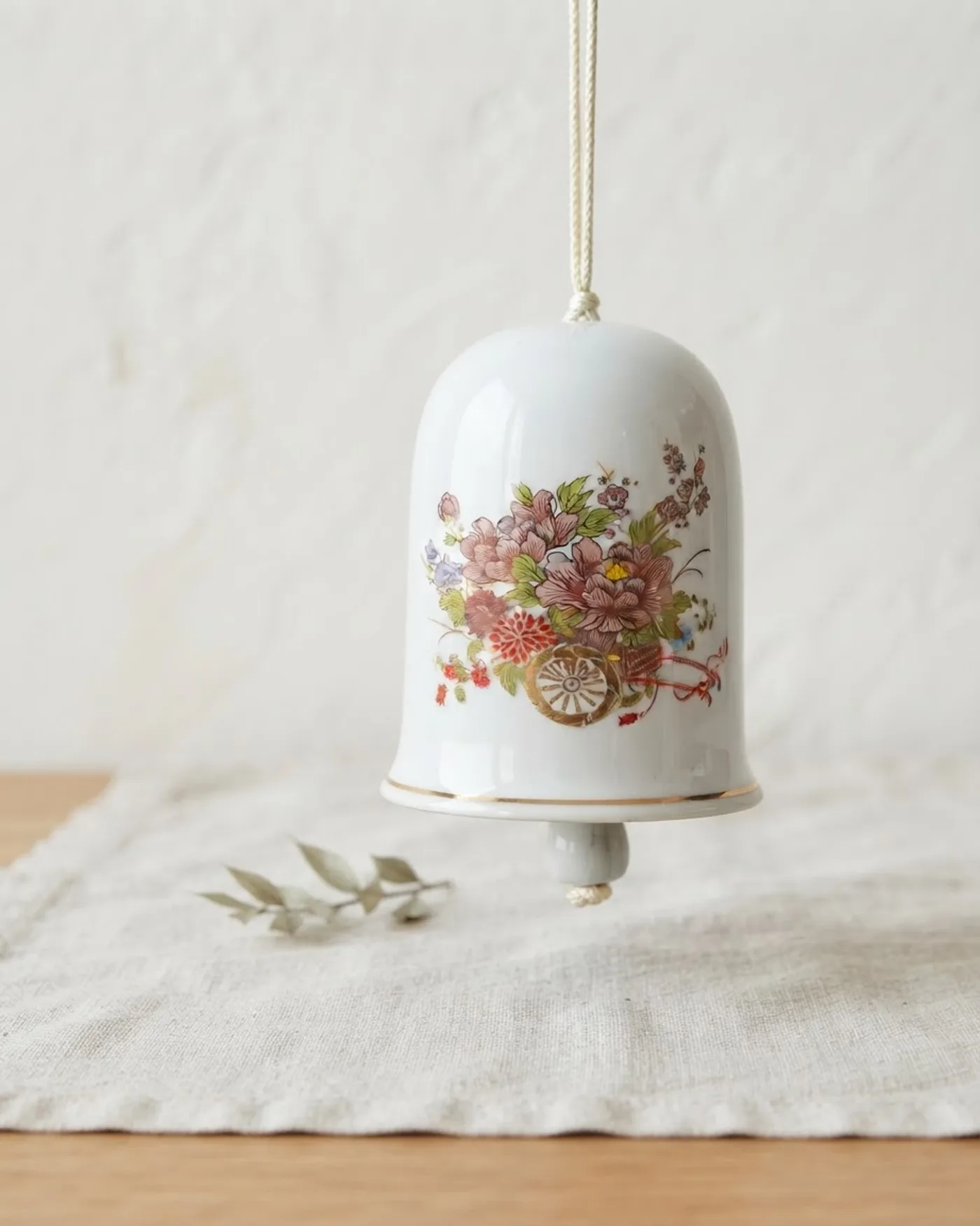 Carillón de viento floral de porcelana - imagen 1