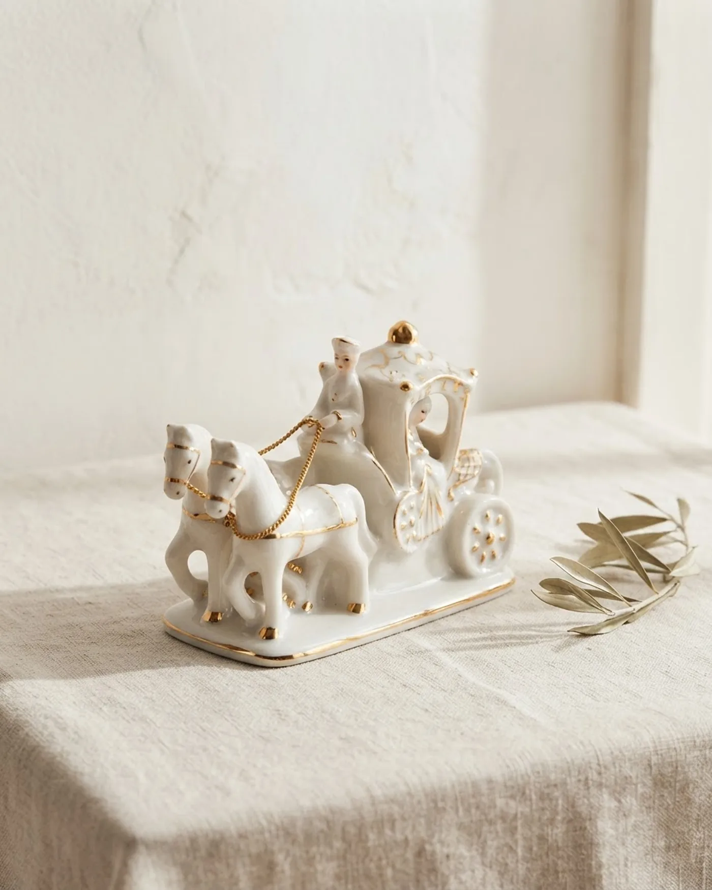 Figura de porcelana carruaje - imagen 1