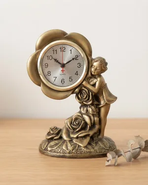 Reloj de Mesa Vintage con Figura de Niña y Rosas - miniatura 1