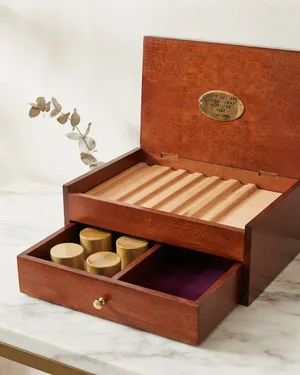 Caja de Puros de Madera con Placa Conmemorativa de 1998 - miniatura 1