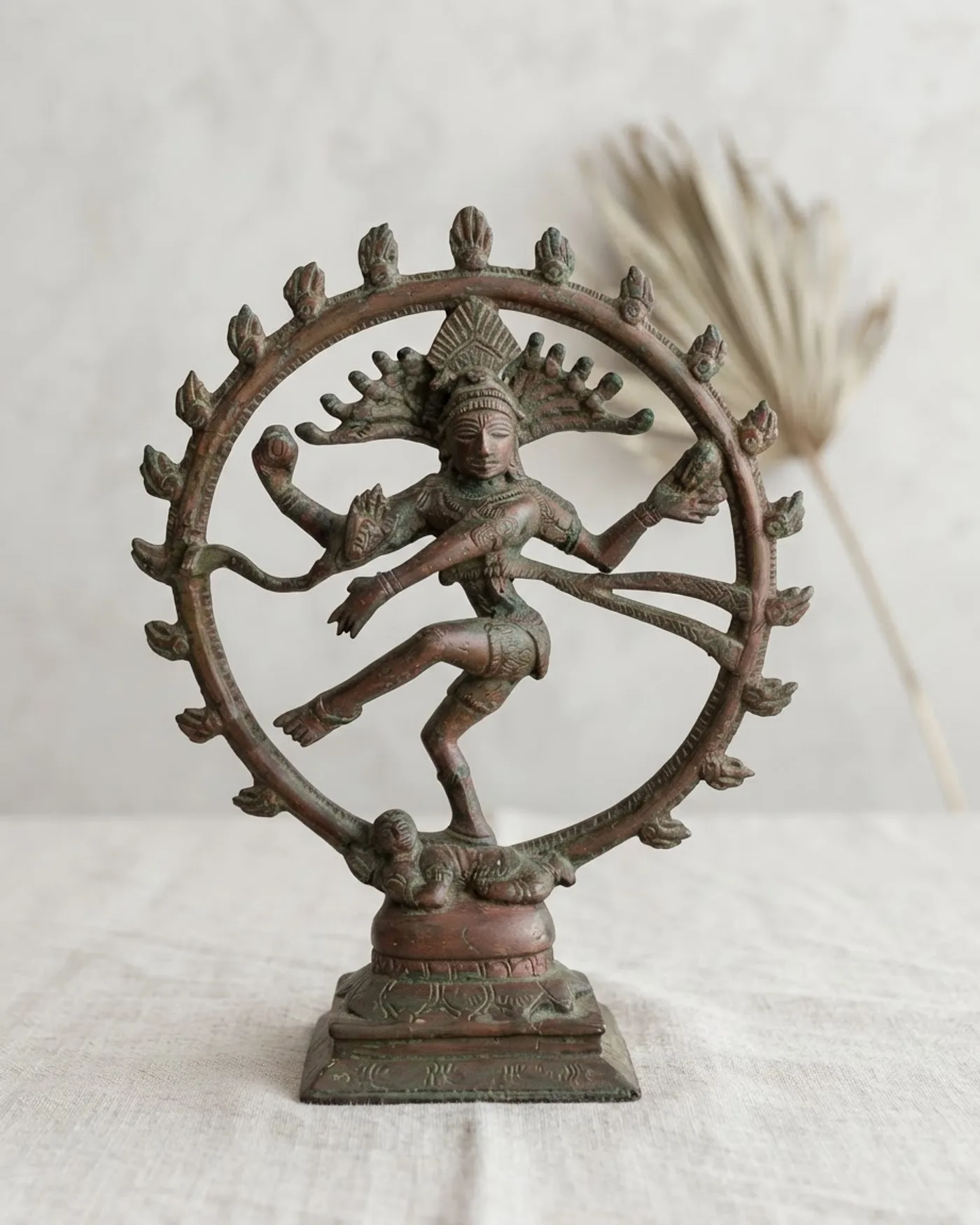 Escultura de Shiva Nataraja - imagen 1