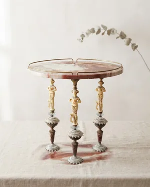 Mesa Auxiliar Vintage con Figuras de Mujer y Bandeja de Mármol - miniatura 1