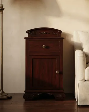 Mesita de Noche Clásica de Madera Oscura con Cajón y Puerta - miniatura 1