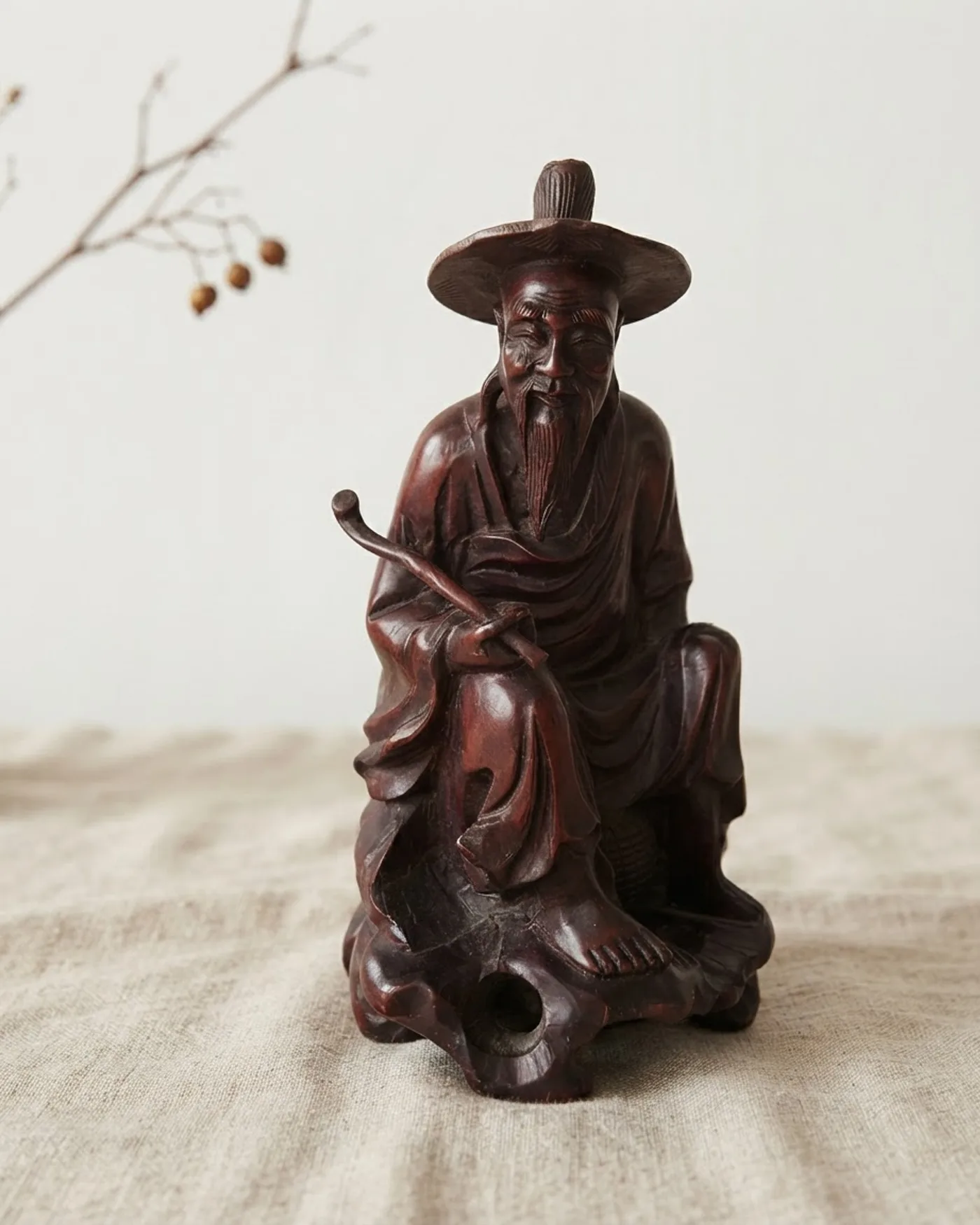 Escultura oriental tallada en madera - imagen 1