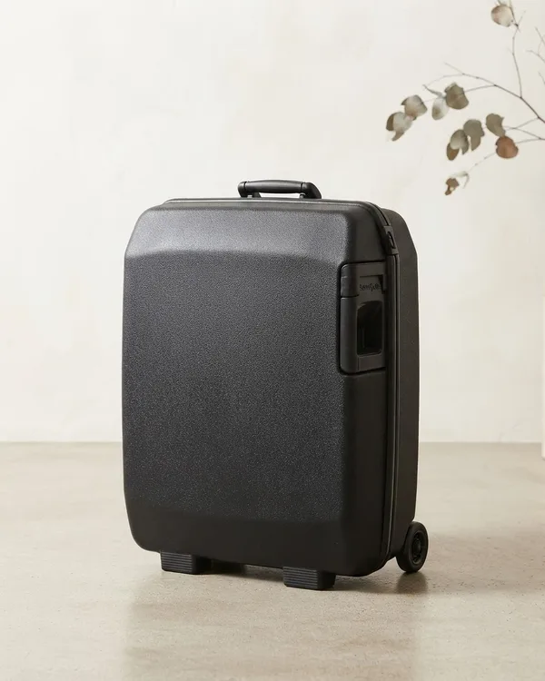 Maleta Samsonite de Plástico Negro con Ruedas