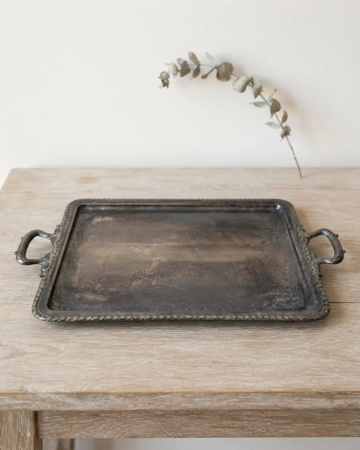 Bandeja Vintage Plateada con Asas Ornamentales - imagen 1