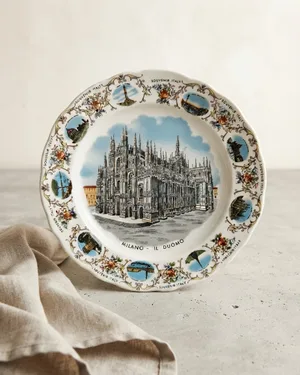 Plato Decorativo Souvenir de Italia con el Duomo de Milán - miniatura 1