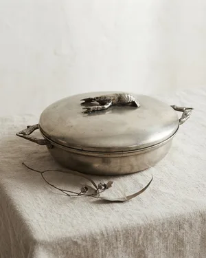 Antigua Olla para Langosta con Tapa Decorada - miniatura 1