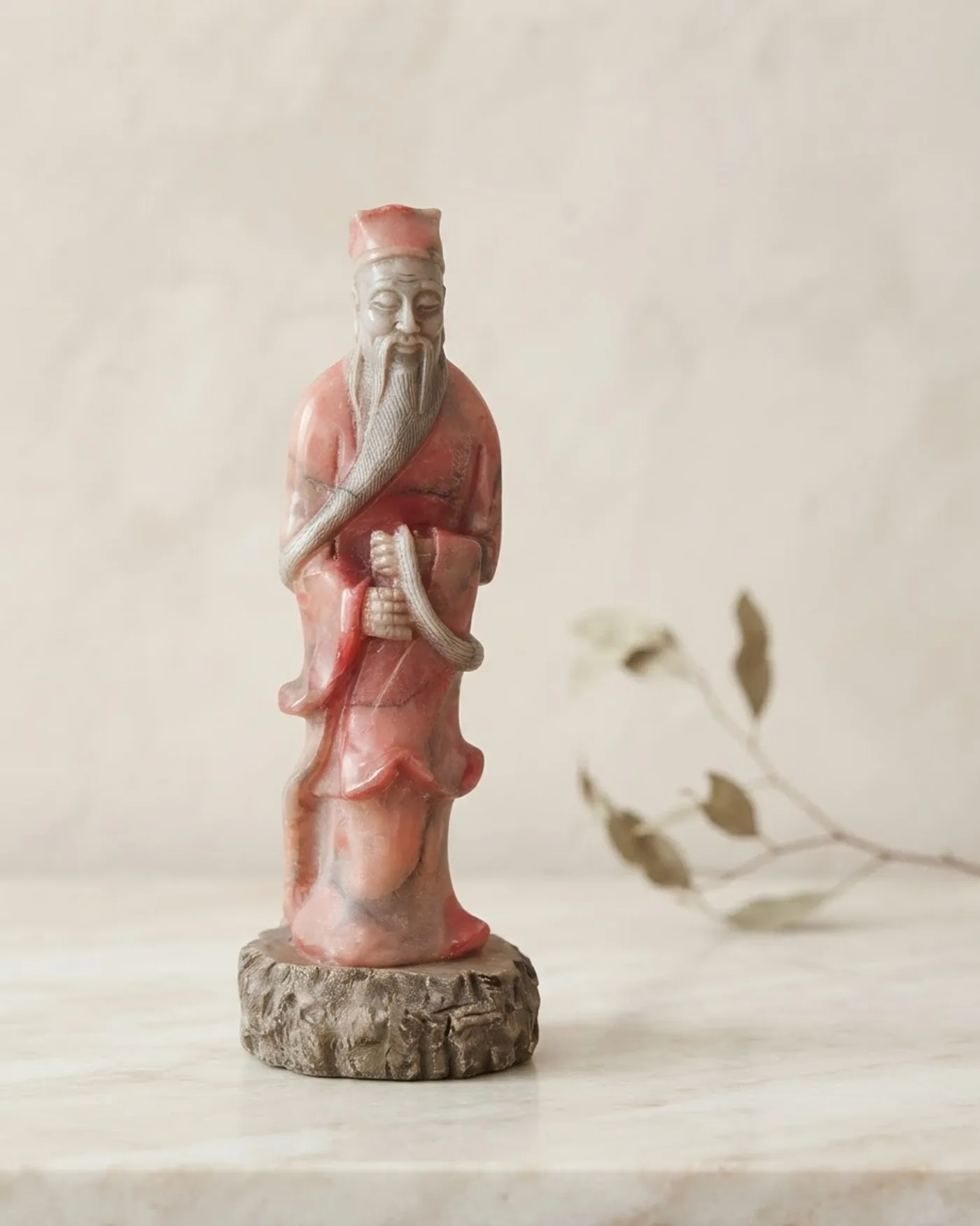 Figura de alabastro sabio chino - imagen 1