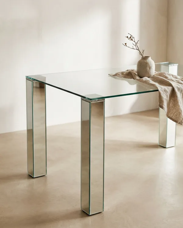 Mesa de Comedor con Cristal y Patas de Espejo