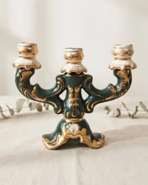 Candelabro de Porcelana Verde y Dorado de Tres Brazos - miniatura 1