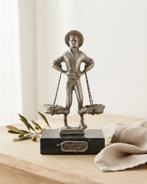 Escultura el Cenachero Malaga - miniatura 1