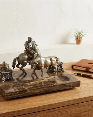 Escritorio con tintero de picador y tor - miniatura 1