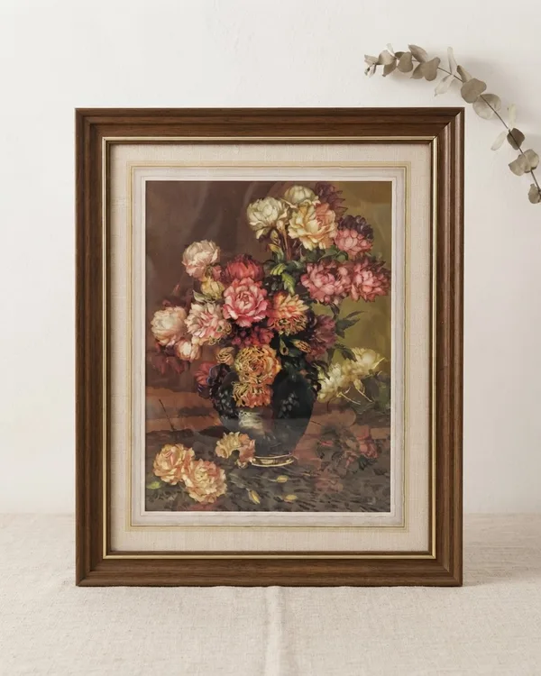 Cuadro de Flores con Marco de Madera y Detalles Dorados