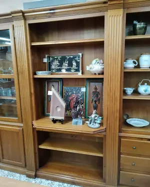 Mueble de comedor en madera con vitrina y estantería - miniatura 4