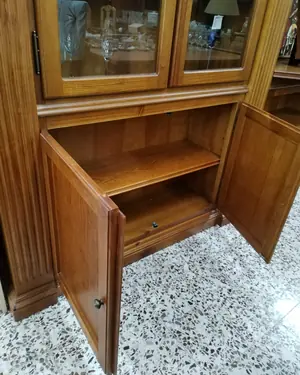 Mueble de comedor en madera con vitrina y estantería - miniatura 8