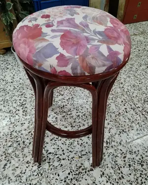 Taburete alto de mimbre con asiento tapizado floral - miniatura 1