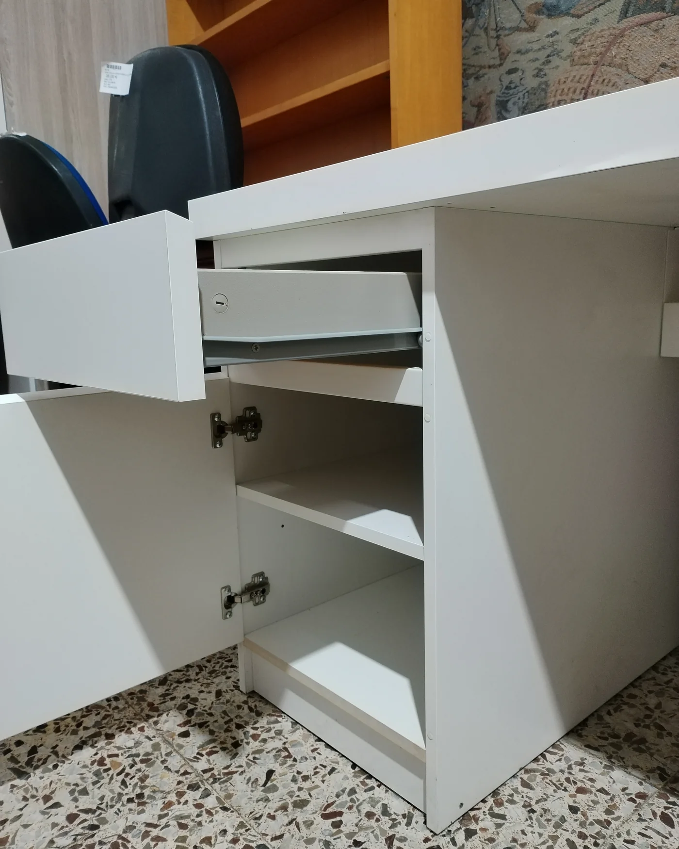 Escritorio blanco malm de ikea - imagen 3