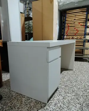 Escritorio blanco malm de ikea - miniatura 4