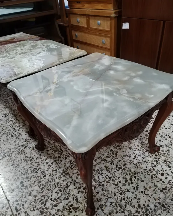 Mesa Centro de Mármol Verde con Base de Madera Tallada