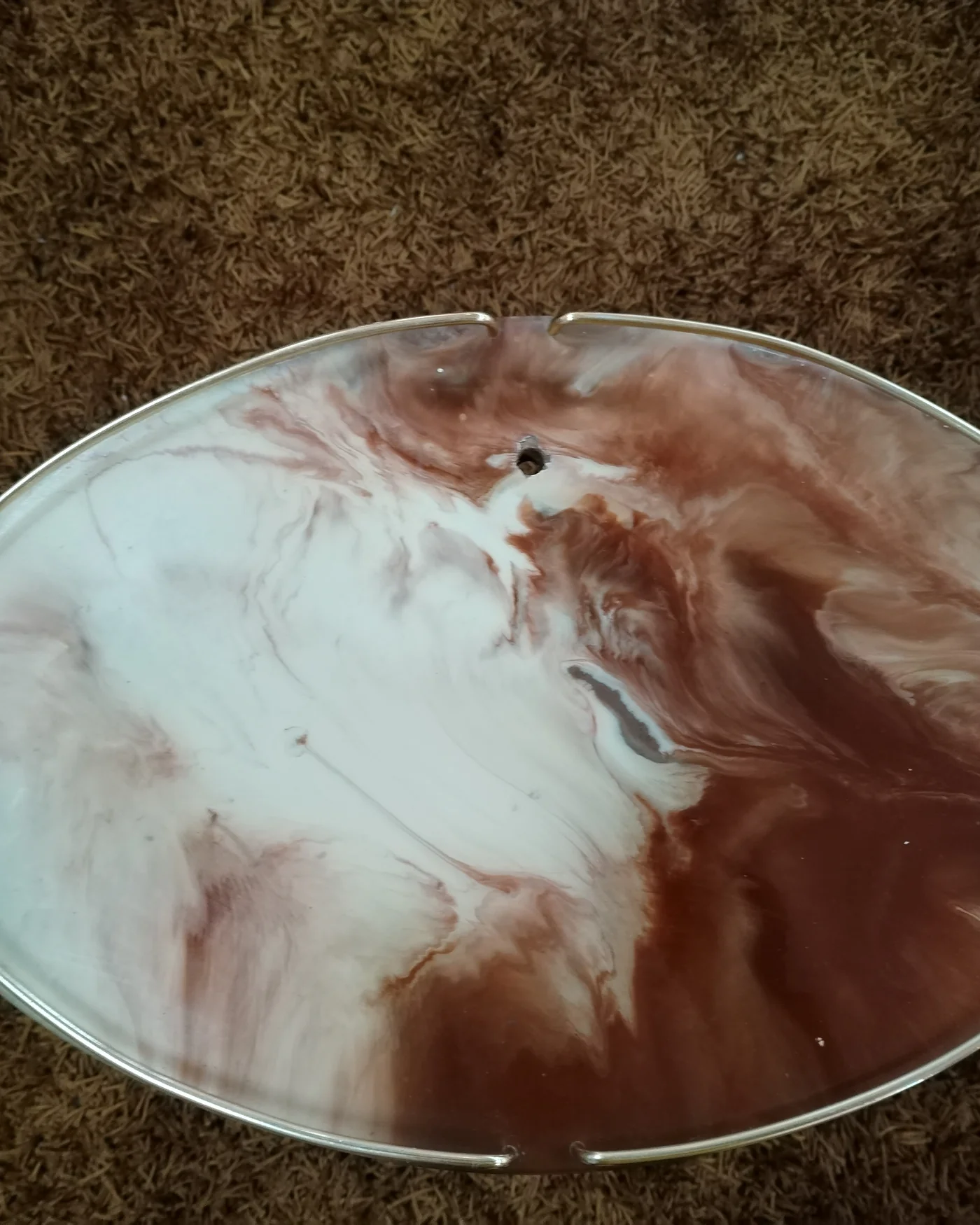 Mesa auxiliar vintage con figuras de mujer y bandeja de mármol - imagen 2