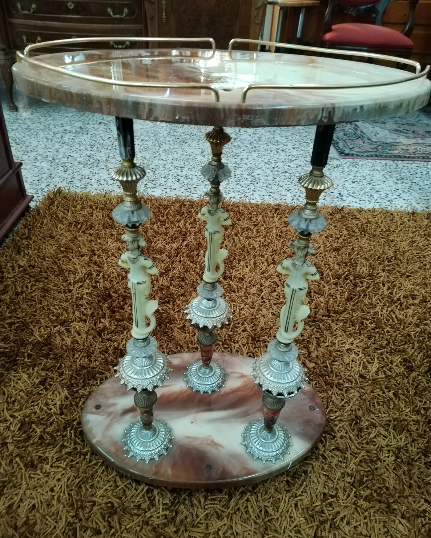 Mesa auxiliar vintage con figuras de mujer y bandeja de mármol - imagen 6
