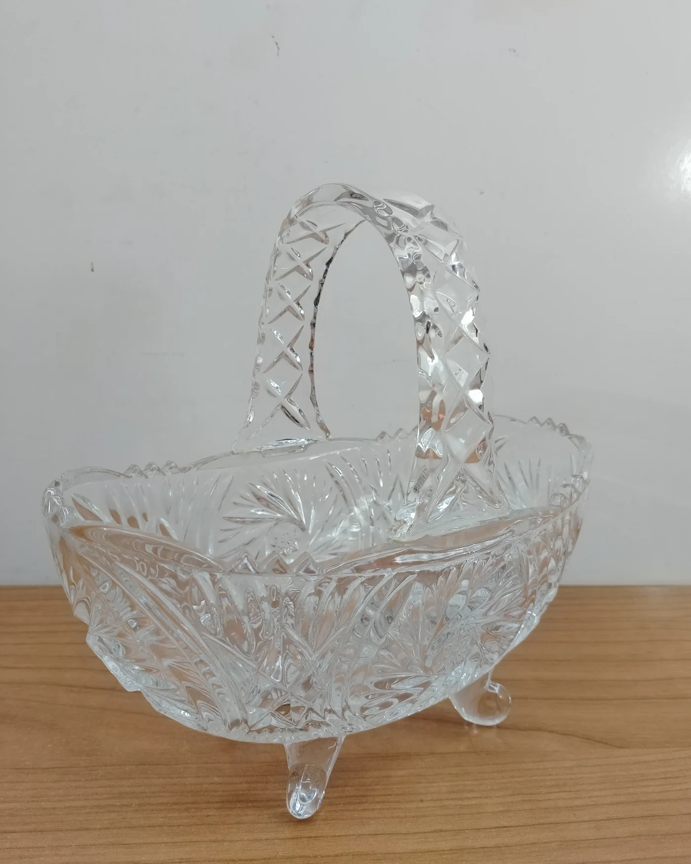 Cesta Decorativa de Cristal Tallado - imagen 1